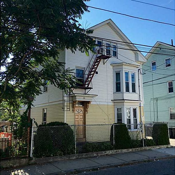 2nd image of 31 Grape St