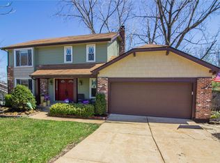 2504 Rain Forest Dr, Ballwin, MO