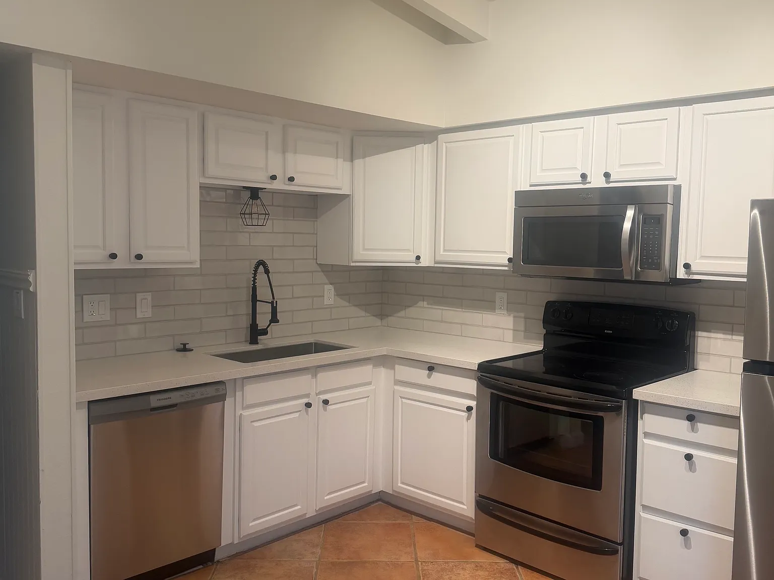 2 bed, 816 sqft, $1,850 — Photo 1