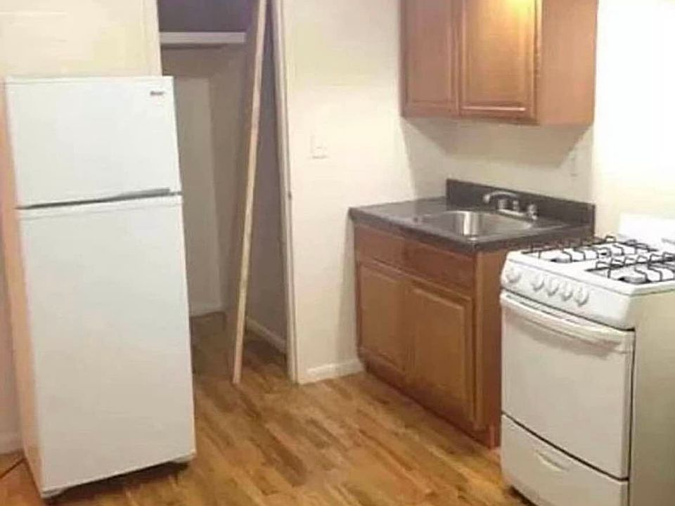 2nd image of 332 Rutland Rd APT A3