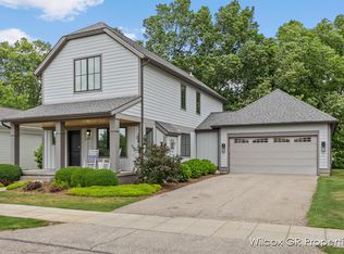 2873 New Town Dr, Grand Rapids, MI 49525