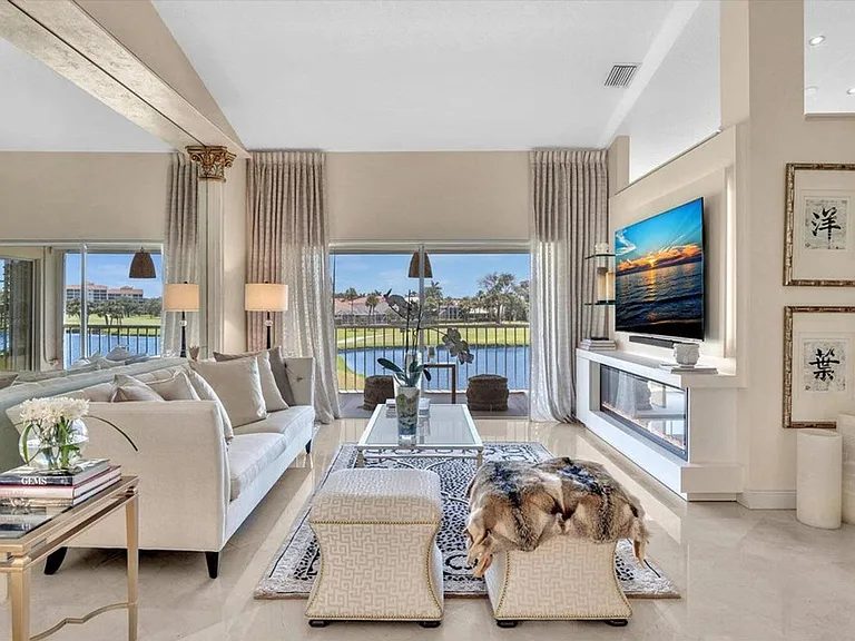 17287 Boca Club Blvd #8 — Photo 4