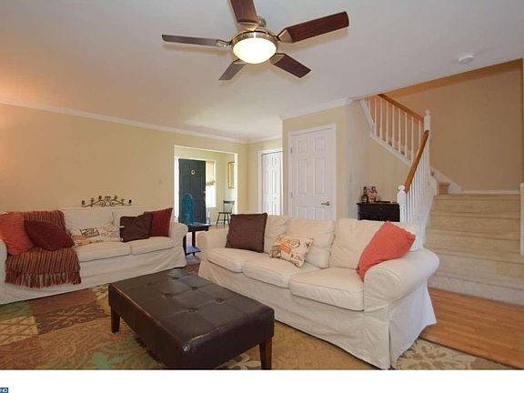 4th image of 176 Harvard Dr