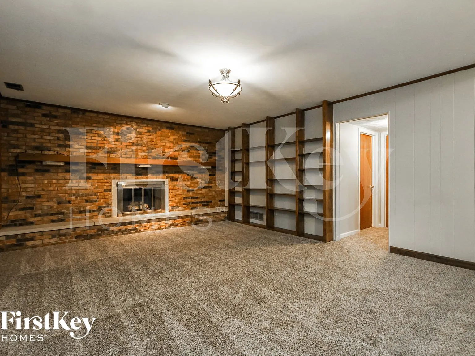 4 bed, 2.5 bath, 2247 sqft, $2,520 — Photo 2