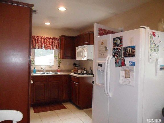 3rd image of 222 Larch Ln