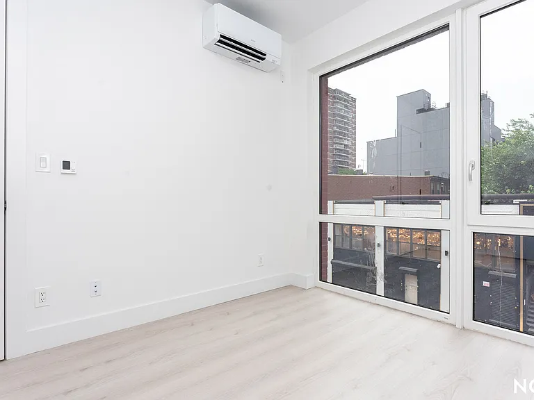 344 Lorimer St #4A — Photo 12