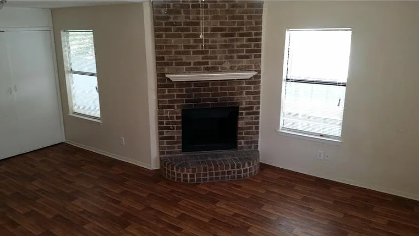 3 bed, 1.5 bath, 1100 sqft, $1,395 — Photo 2