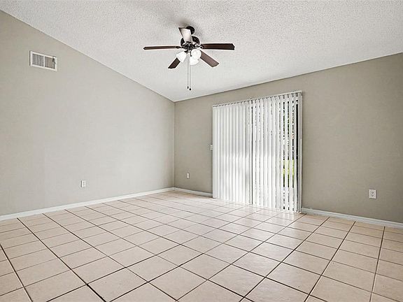 4th image of 254 CRANBROOK DRIVE