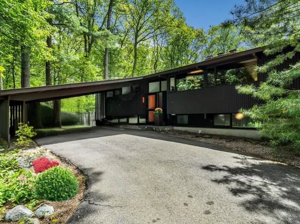 17 Nashoba Rd, Sudbury, MA 01776