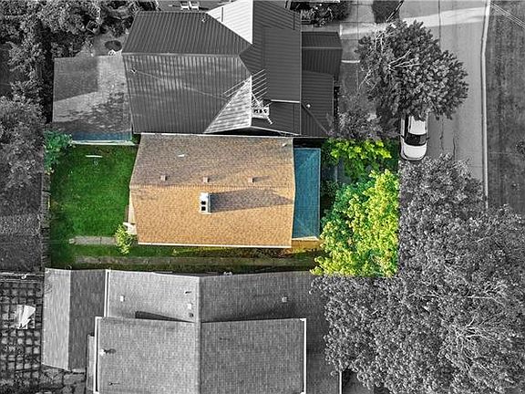 3rd image of 2215 7th Ave