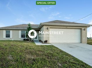 425 NE 15th Ter, Cape Coral, FL 33909