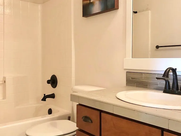 1391 Brooklyn Walk NE — Photo 13