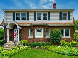 1213 Courtland Ave, Park Ridge, IL 60068