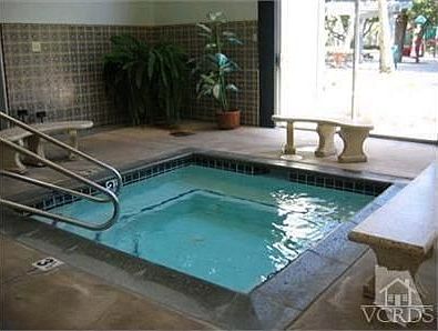 4th image of 715 Reef Cir