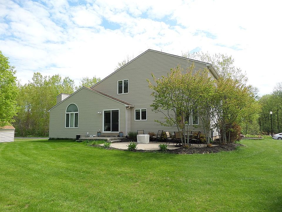 2nd image of 8046 Lucille Ln