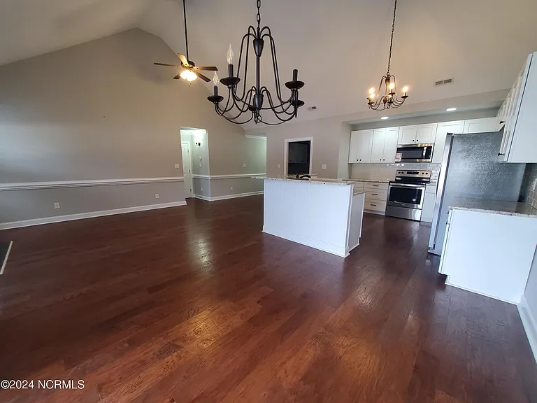 1208 Brighton Dr — Photo 6
