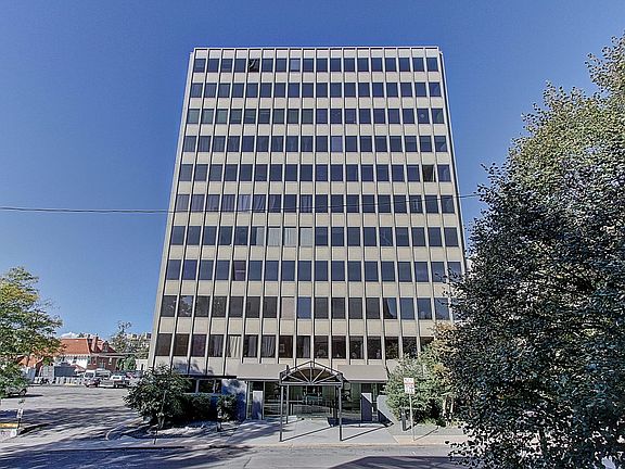3rd image of 789 N Clarkson St APT 405