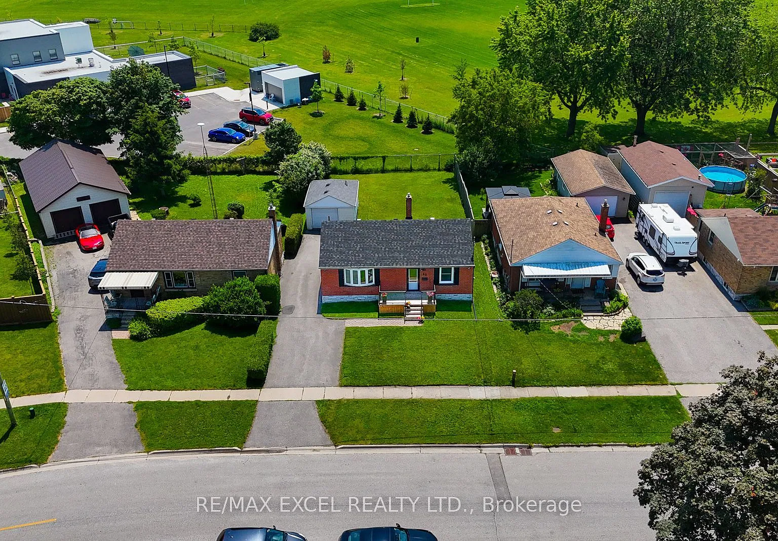 3 bed, $2,500 — Photo 1