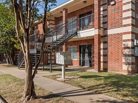 1521 Bagby Ave