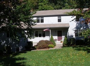 19 Strawberry Ln, Shelton, CT 06484