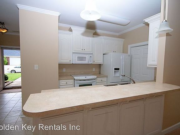 4th image of 111 Oxford Dr