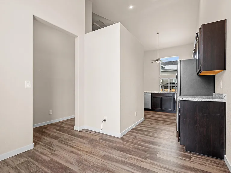 10479 Kalama Dr — Photo 6