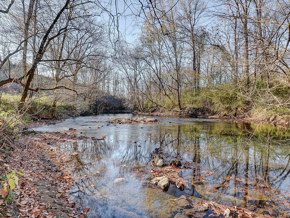 1st image of 2800 Hills Creek Rd