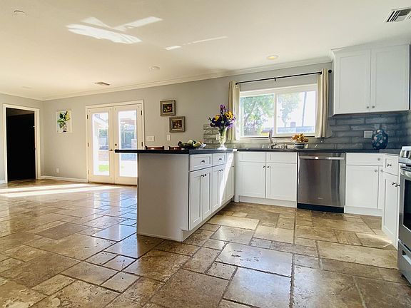 5th image of 624 Bella Dr