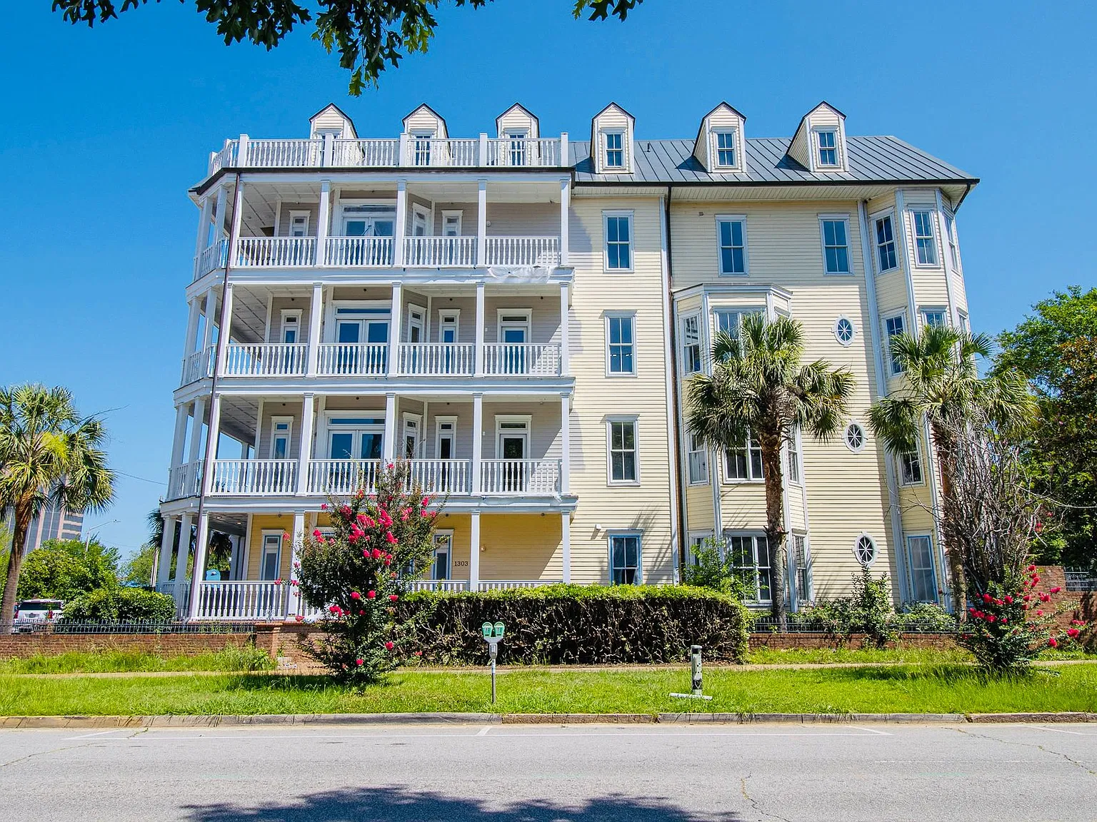 Experience Downtown Columbia Living at Its Finest! — Photo 4