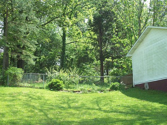 4th image of 964 Woods Hollow Dr