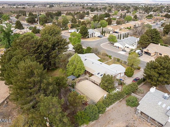 3rd image of 3018 Camino Real