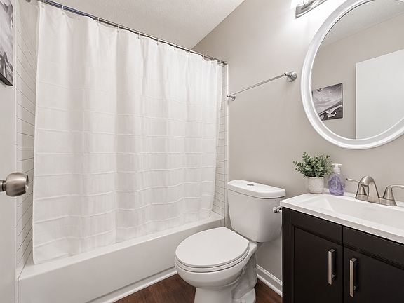 4th image of 1388 Colony Hill Ct