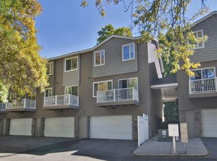 340 Pondridge Cir #340, Wayzata, MN 55391