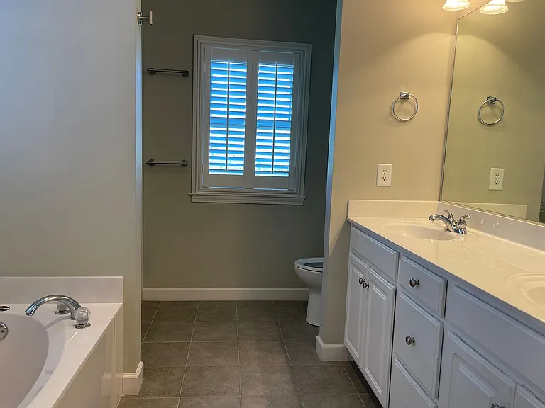 215 Stoners Glen Ct — Photo 17