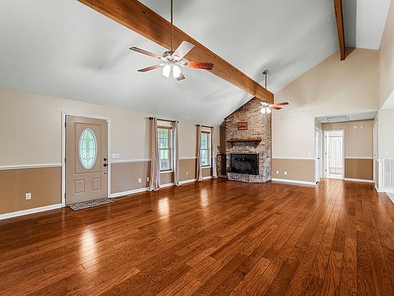 5th image of 1588 Ridgeway Rd