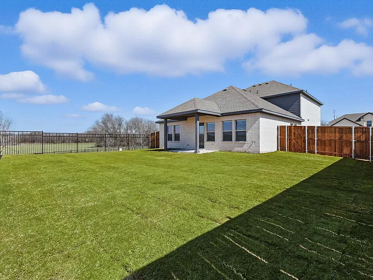 2238 Maple Ridge Dr — Photo 22