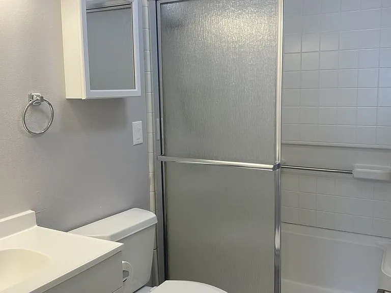 133 E Chelan Ave — Photo 25