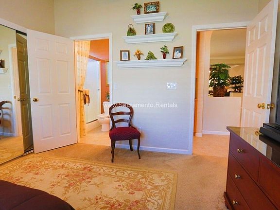 5th image of 4335 Lakebreeze Dr