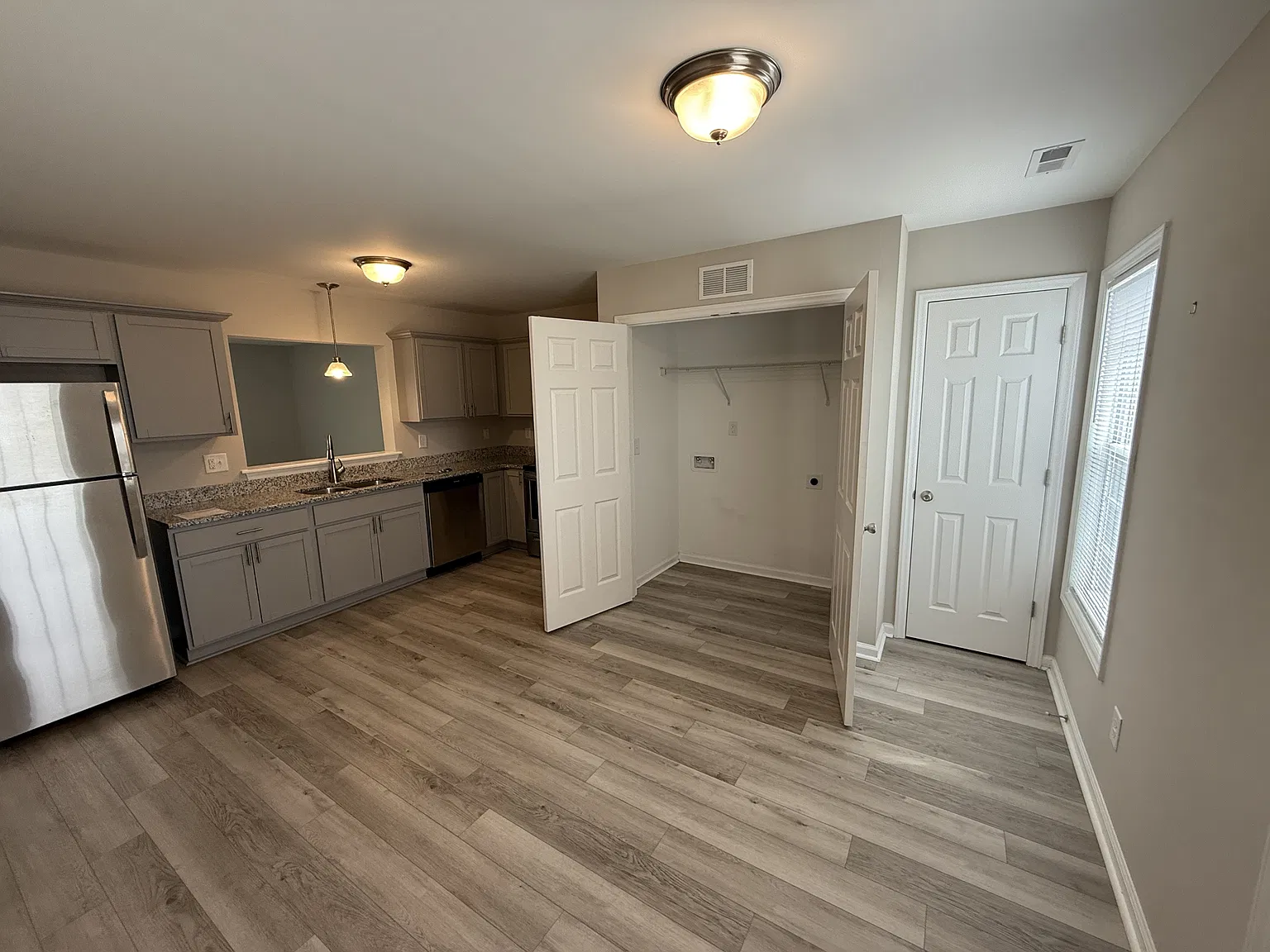 321 South Pointe Drive - A — Photo 4
