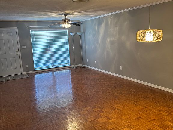 5th image of 601 Orange Tree Ct