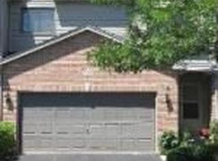 124 Deer Run Ln, Elgin, IL 60120