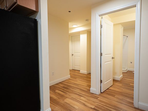 4th image of 308 Main St Unit 1