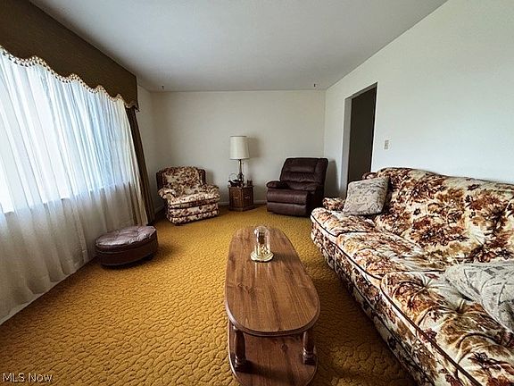 5th image of 101 Winters Dr