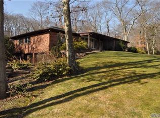 26 Landview Dr, Dix Hills, NY 11746