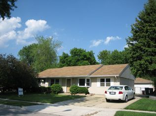 747 Rogers Rd, Romeoville, IL 60446