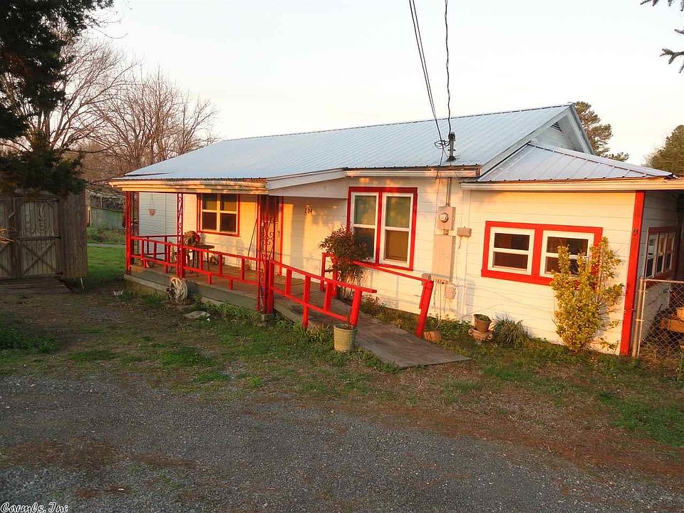 1st image of 204 Glade St