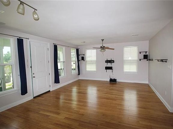 3rd image of 1306 Foy St