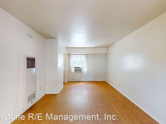 2nd image of 429 N Los Robles Ave APT 4