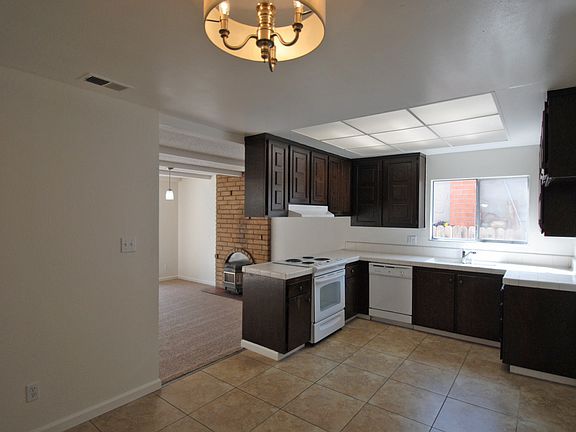 4th image of 52 Tillman Cir