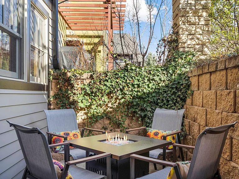 415 Mason Ct #5B — Photo 27